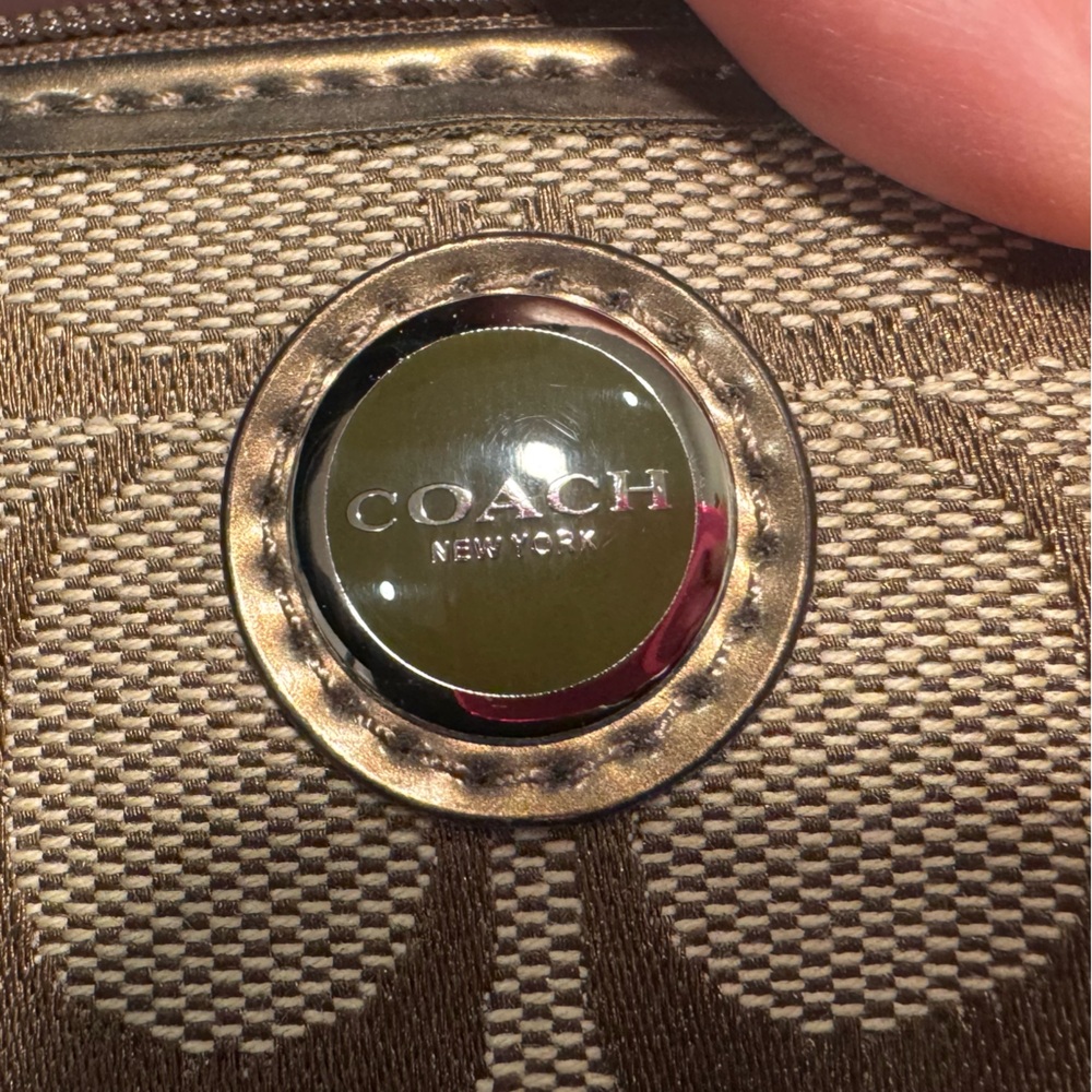 Coach Poppy Wristlet with colorful Accent Cs and bronze handle - Picture 3 of 8